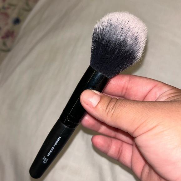 E.L.F. Pointed Powder brush - Picture 2 of 2
